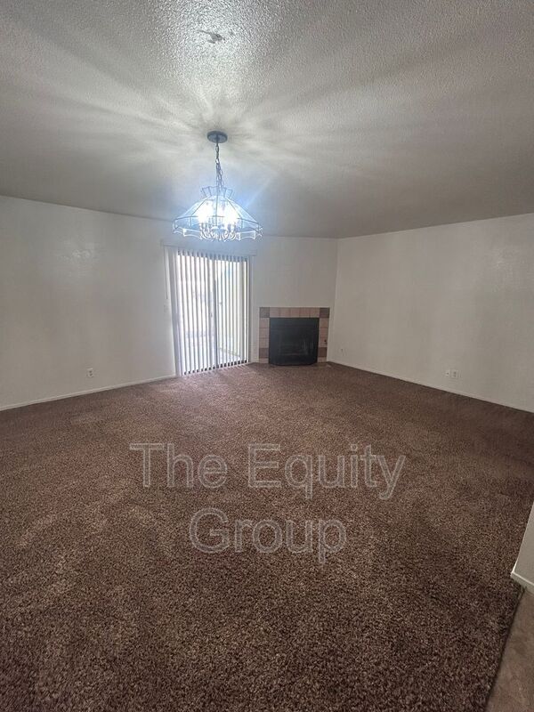 Building Photo - 4224 W Cypress Ave