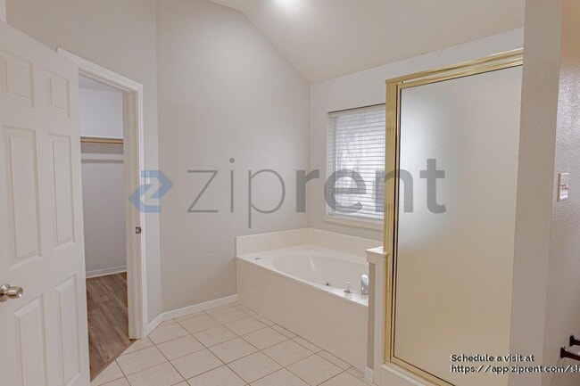 Building Photo - 609 S Ruidoso Downs Dr