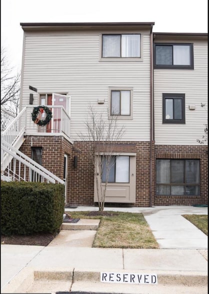 Building Photo - 3169 Hawthorne Dr NE