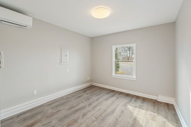 Building Photo - 3658 Tarbett Rd