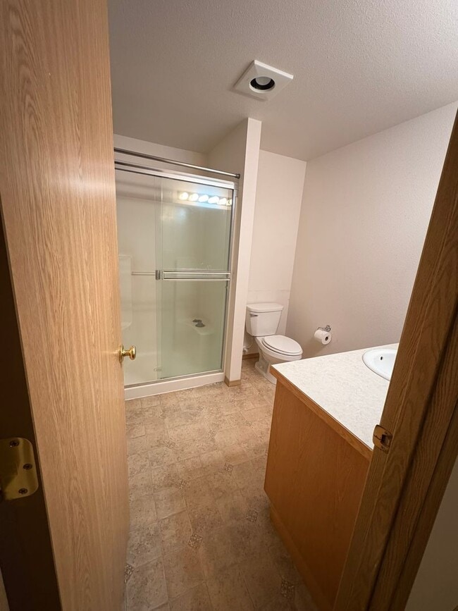 Building Photo - Home for Rent in Quincy