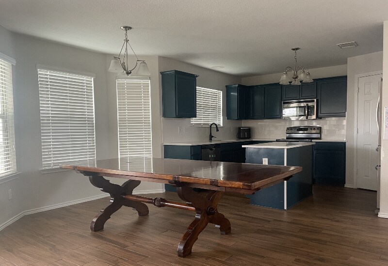 Building Photo - 6610 Mustang Creek Rd