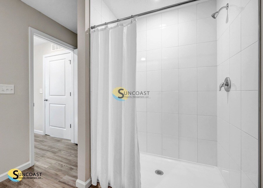 Building Photo - 6511 Breezy Oaks Wy