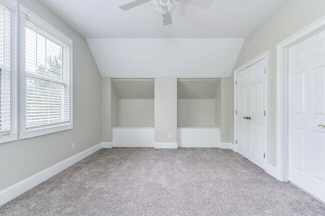 Building Photo - Beautiful home in Lake Carolina Harborside with Fully Equipped Private Apartment