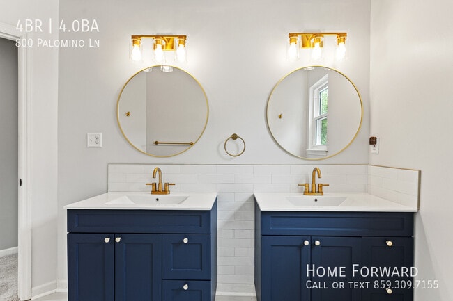 Building Photo - 800 Palomino Ln