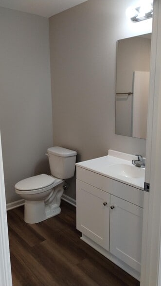 Building Photo - 1505 Coventry Ct