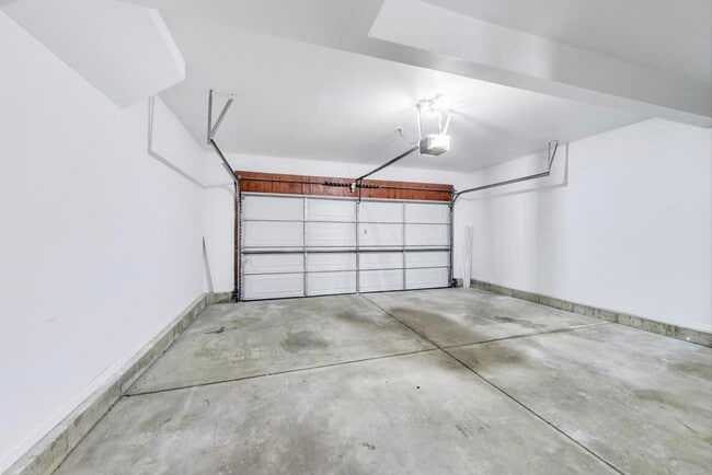 Building Photo - 1217 S Elder Ln