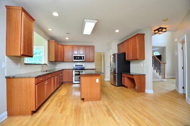 Building Photo - 34 Auburn Knoll