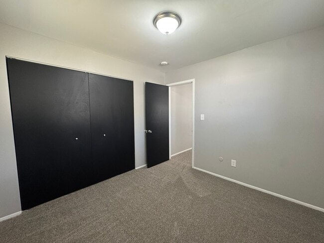 Building Photo - 4059 Longtin Ave