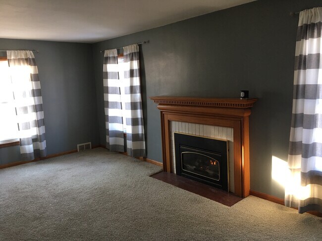 Livingroom - 801 Wolff St