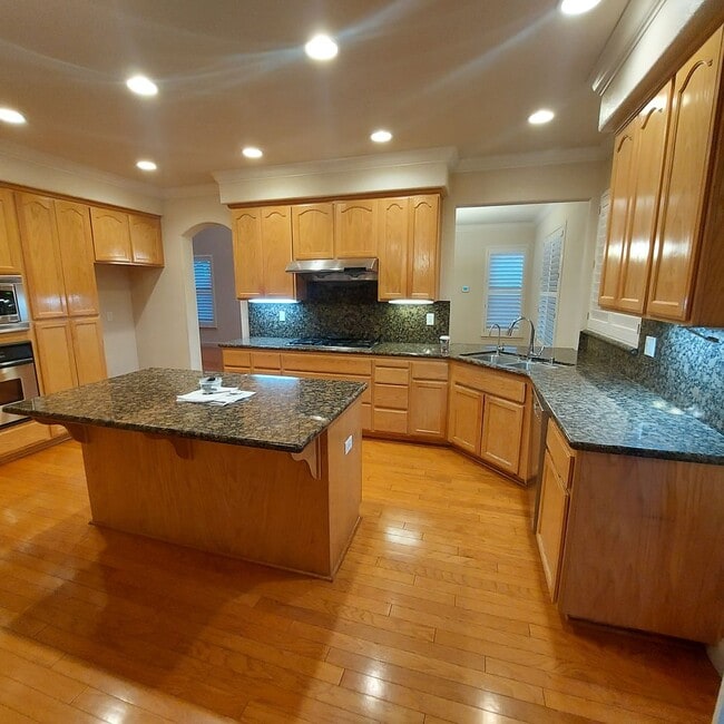 Building Photo - 2604 Javan Ln