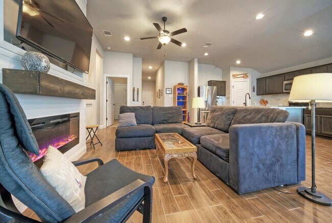 Building Photo - 21707 Crystal Way