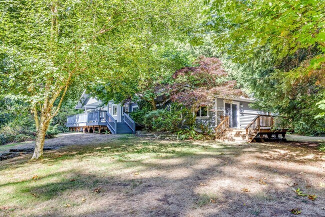 Building Photo - 4+ Bedroom Home - Surrounded by Nature, ne...