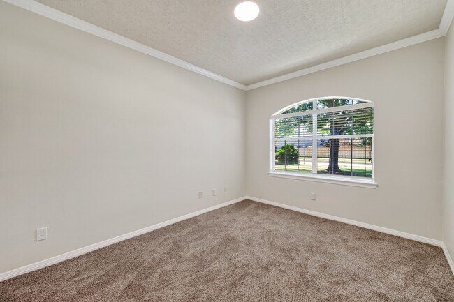 Building Photo - 6118 N Fawnlake Dr