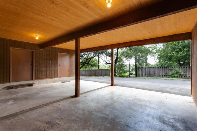 Building Photo - 2102 Rabb Rd