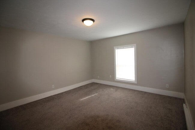 Building Photo - 819 Douglas St NW