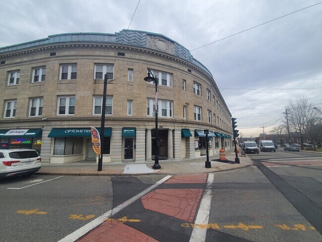 Building Photo - 738 Washington St