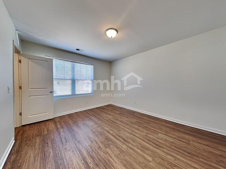 Building Photo - 115 Orion Way