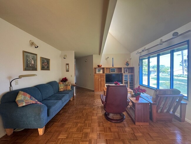 Building Photo - 3 Bedroom/ 2.5 Bath