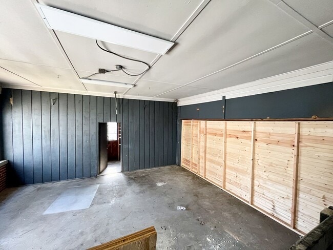 Building Photo - Great 3 bed home ready to move in