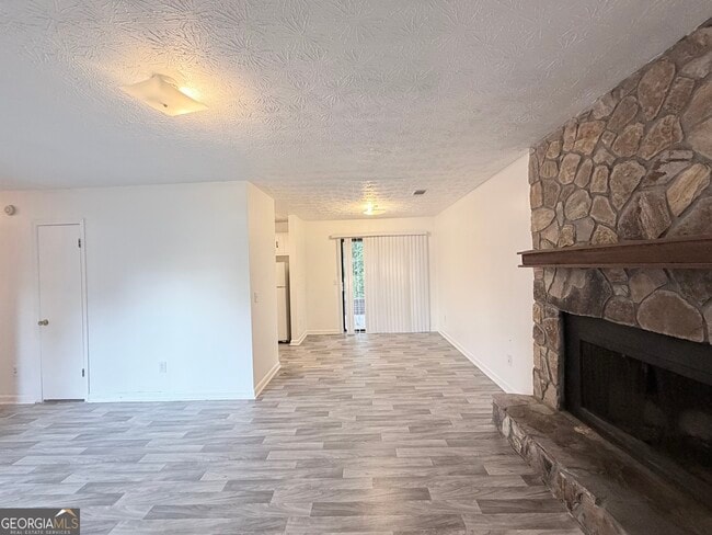 Building Photo - 460 Rustwood Dr