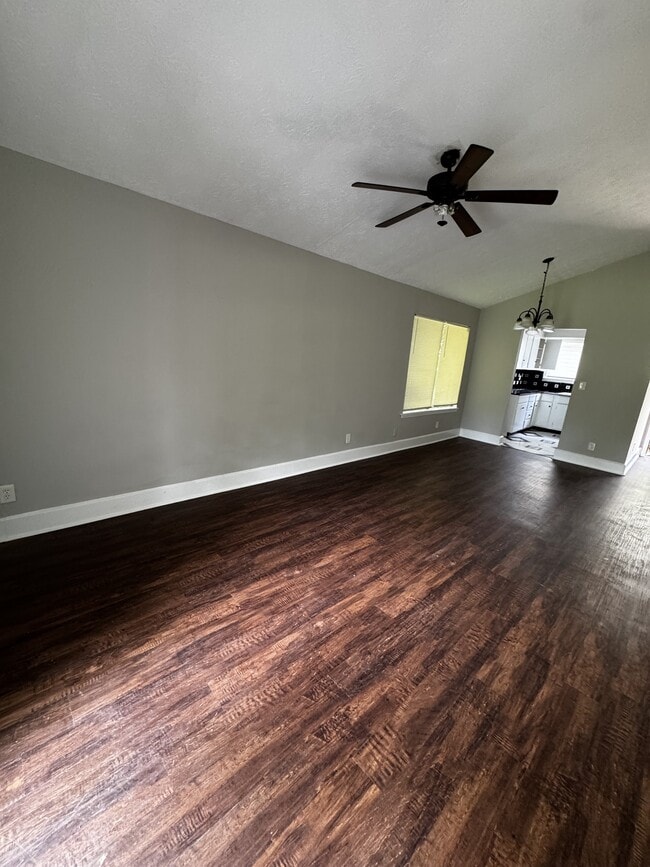 Building Photo - 8566 Creekwood Way