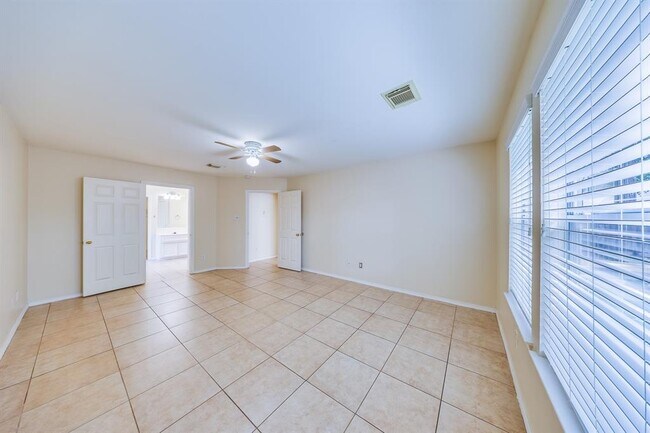 Building Photo - 18426 Stark Point Ct