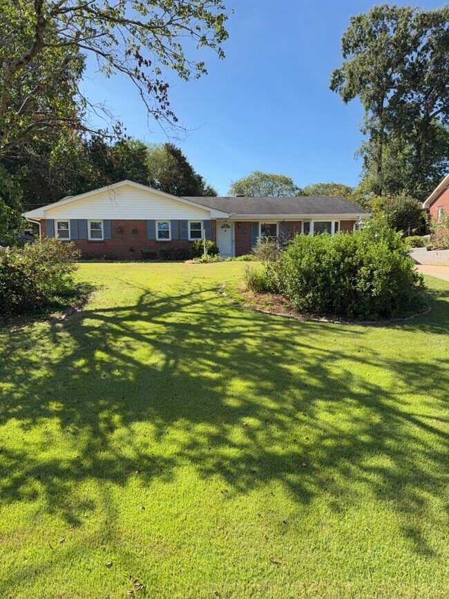 Building Photo - 4064 Johnstown Dr