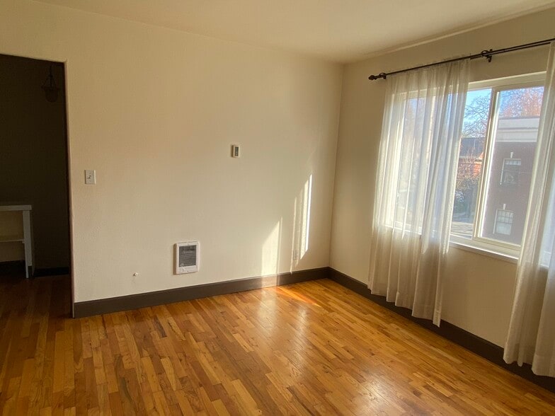 Building Photo - 1403 NW 23rd Ave