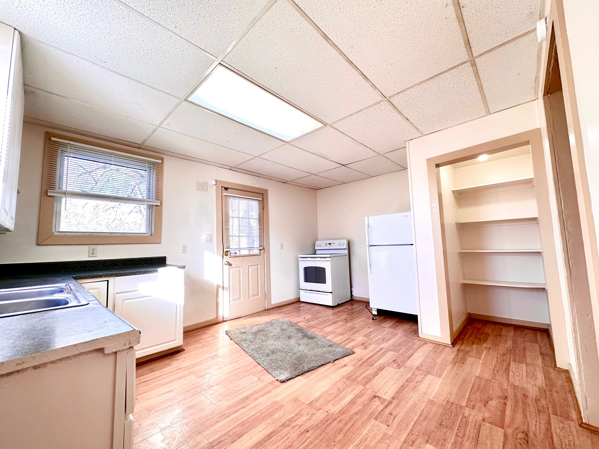 Building Photo - 8 W Lutton St