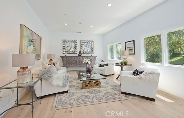 Building Photo - 16449 Tudor Dr