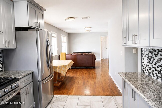 Building Photo - 145 Main St