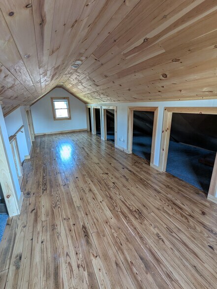 Building Photo - 104 Spencer Rd