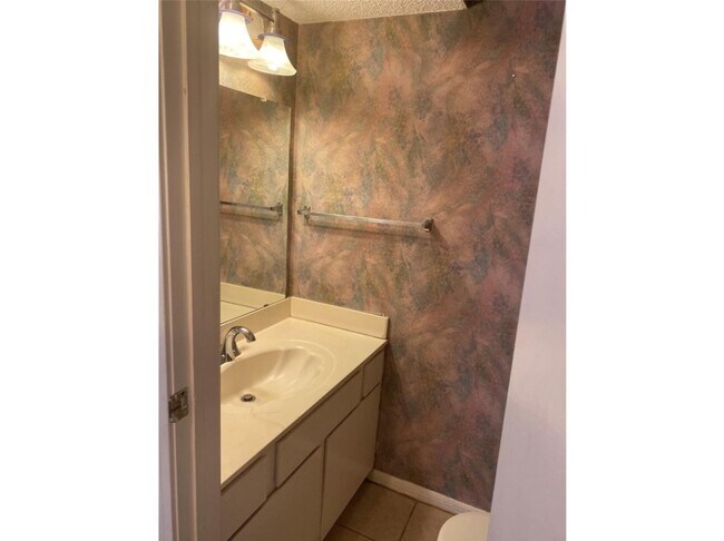 Building Photo - 2120 El Paseo St