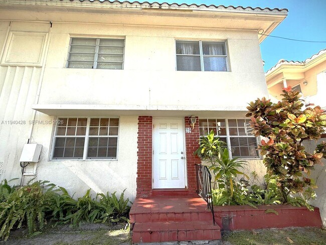 Building Photo - 1207 Marseille Dr