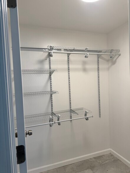 Building Photo - 443 Jefferson Ave