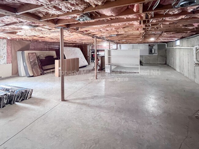 Building Photo - 43 Adams Way