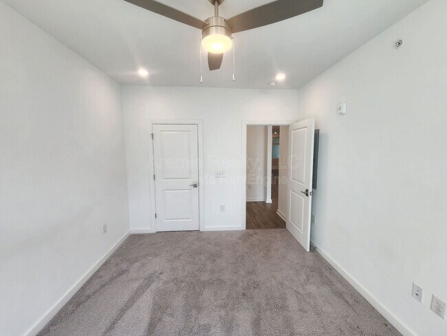 Building Photo - 383 Grant Cir SE