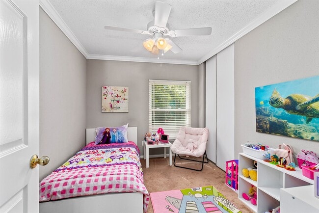 Building Photo - 111 S Village Knoll Cir