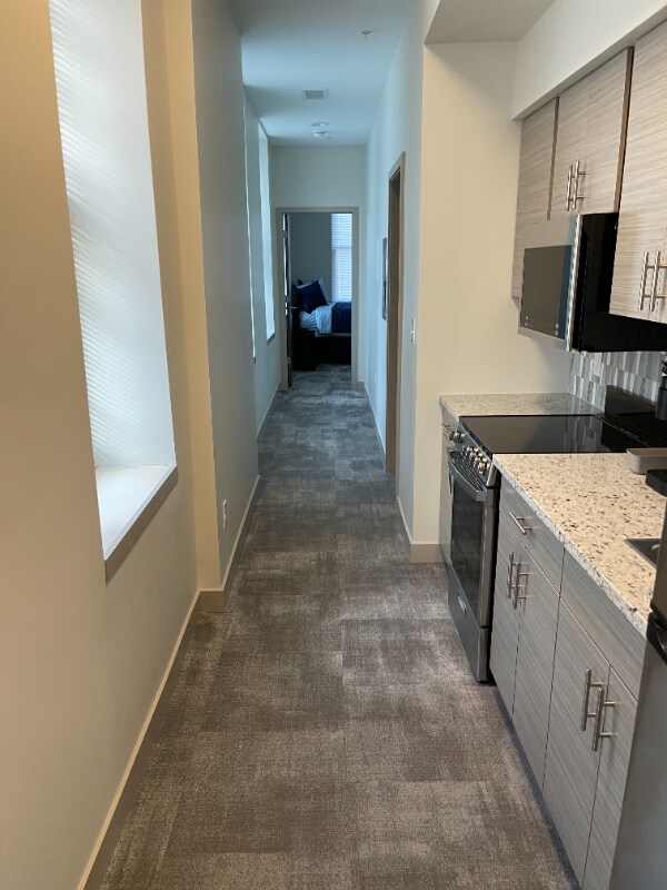 Building Photo - 1417 W9th St