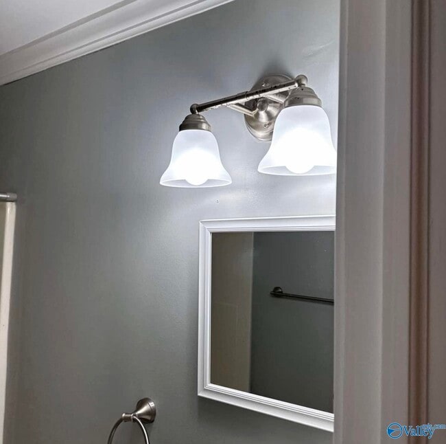 Building Photo - 1112 NE Wellman Ave