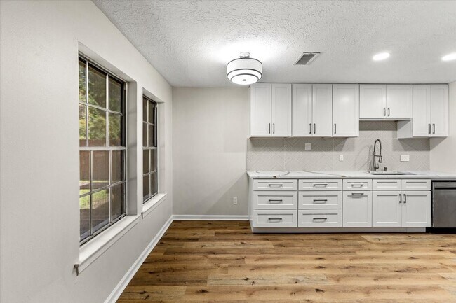 Building Photo - 3315 Beaver Glen Dr