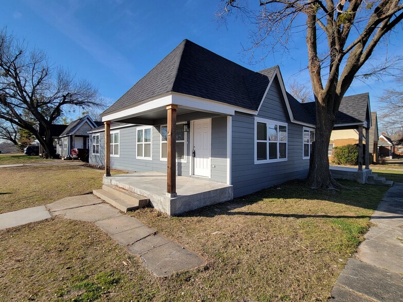 Building Photo - 4701 N McKinley Ave