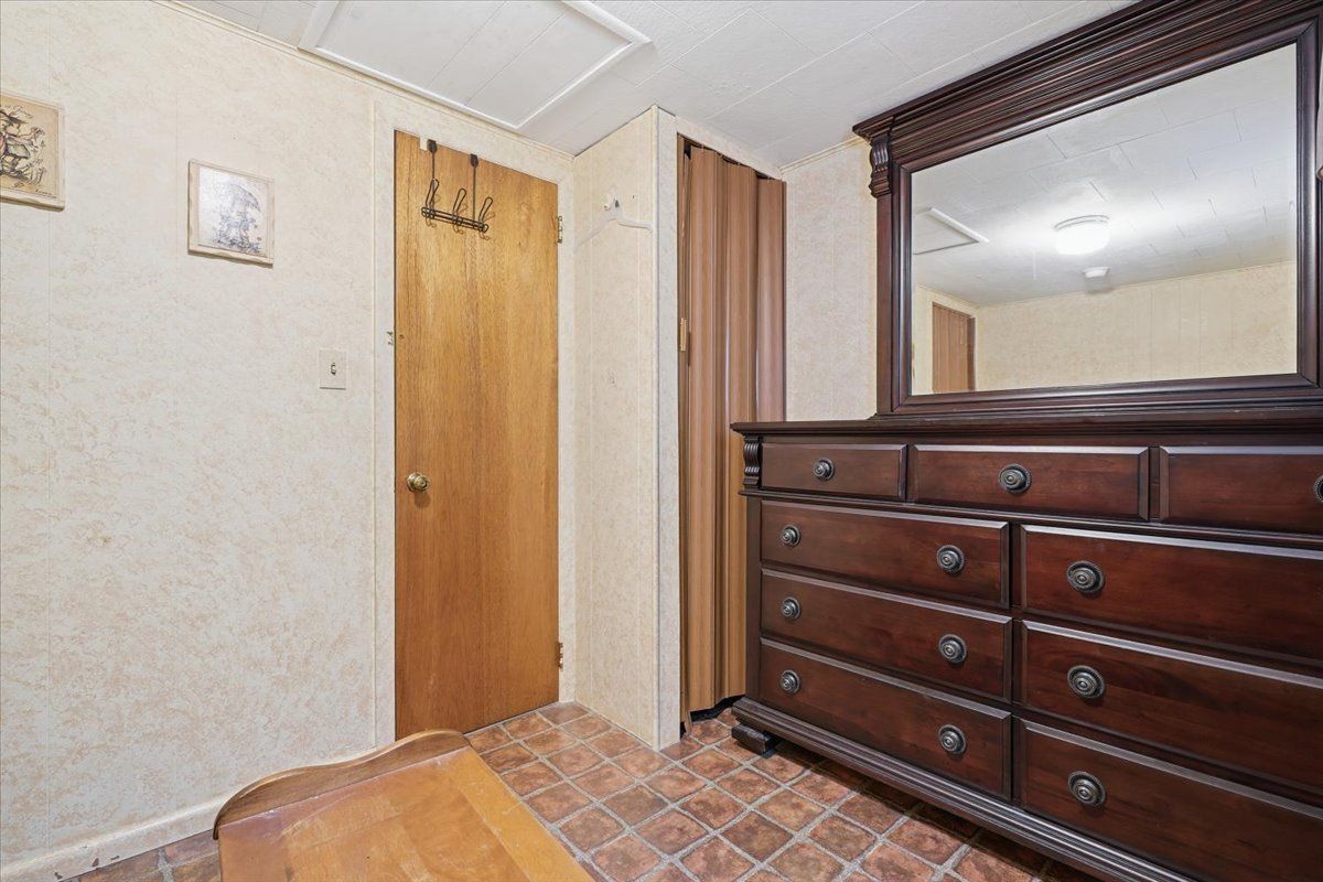 Building Photo - 107 Apple Dr