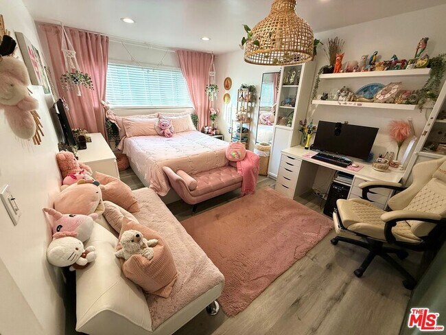 Building Photo - 843 4th St