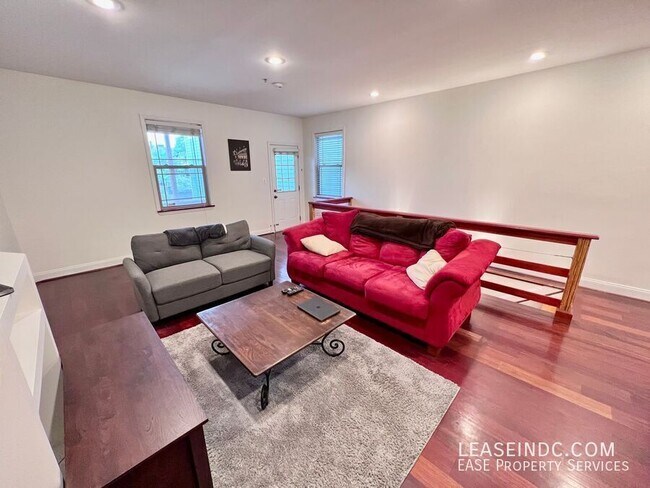 Building Photo - 3573 Warder St NW