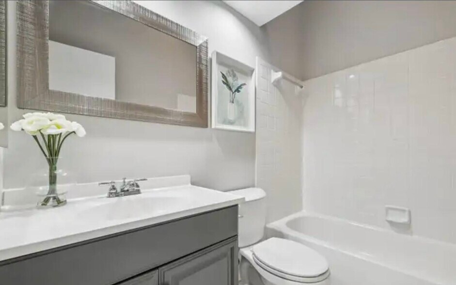 Building Photo - 13700 Modrad Way