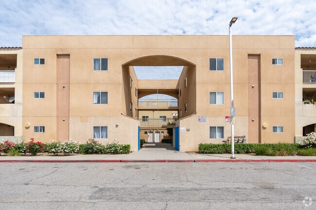 Building Alternate - Willow Tree Apartments