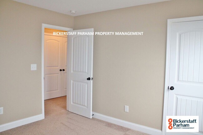 Building Photo - Welcome to Ft. Mitchell!! The Perfect Fami...