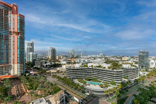 Building Photo - Continuum On South Beach North 1705